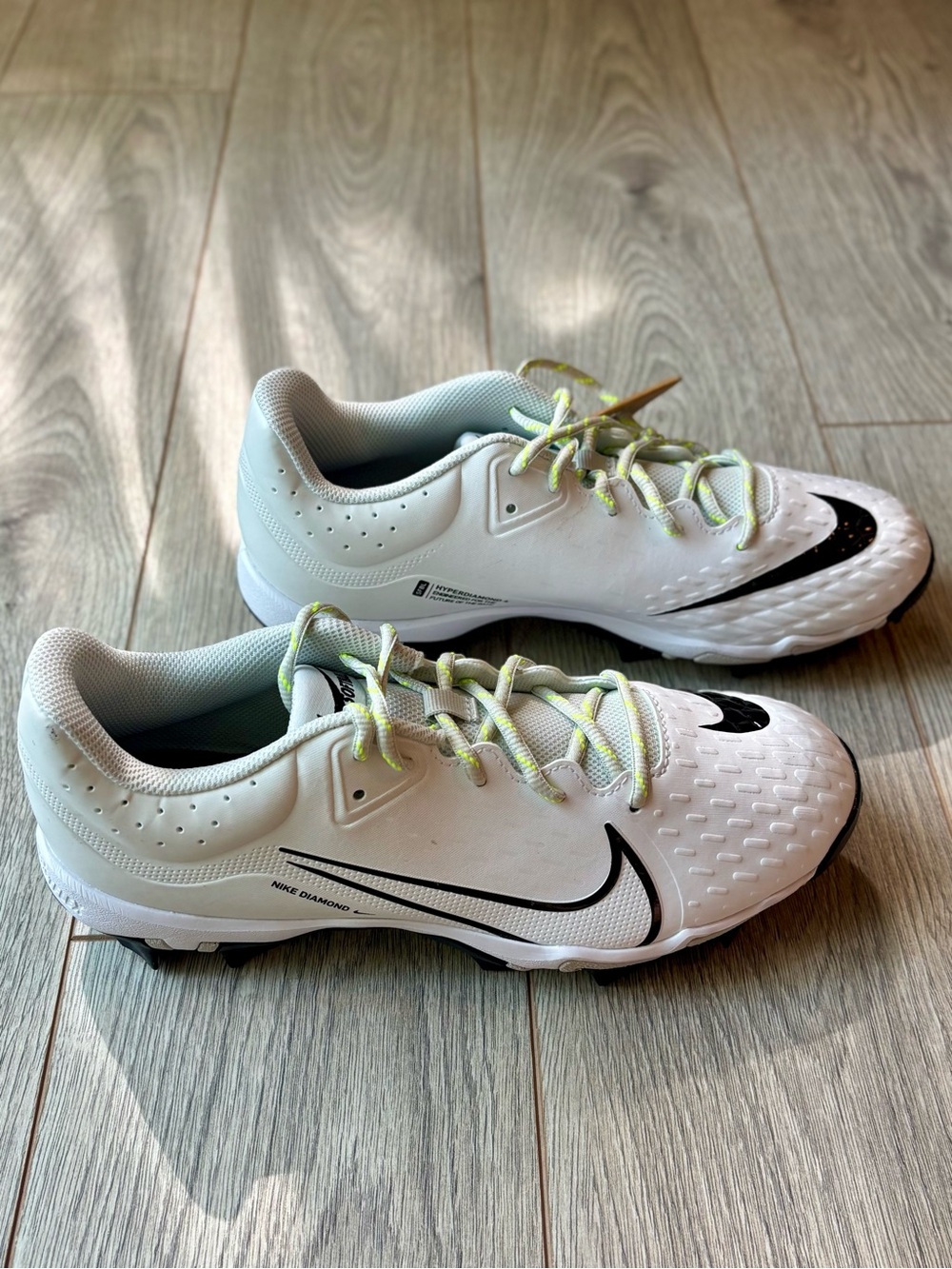 Nike Hyperdiamond 4 Keystone Softball Cleats White Black Volt Womens 9.5 New